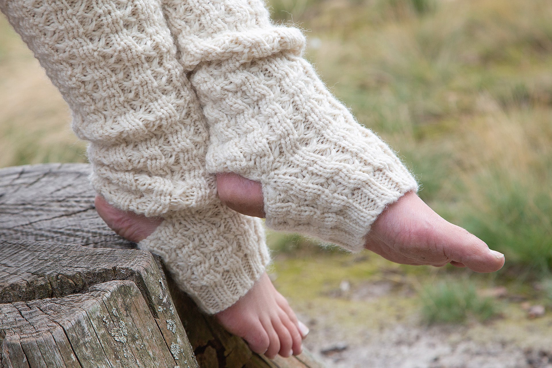 wool knitted leg warmers with base